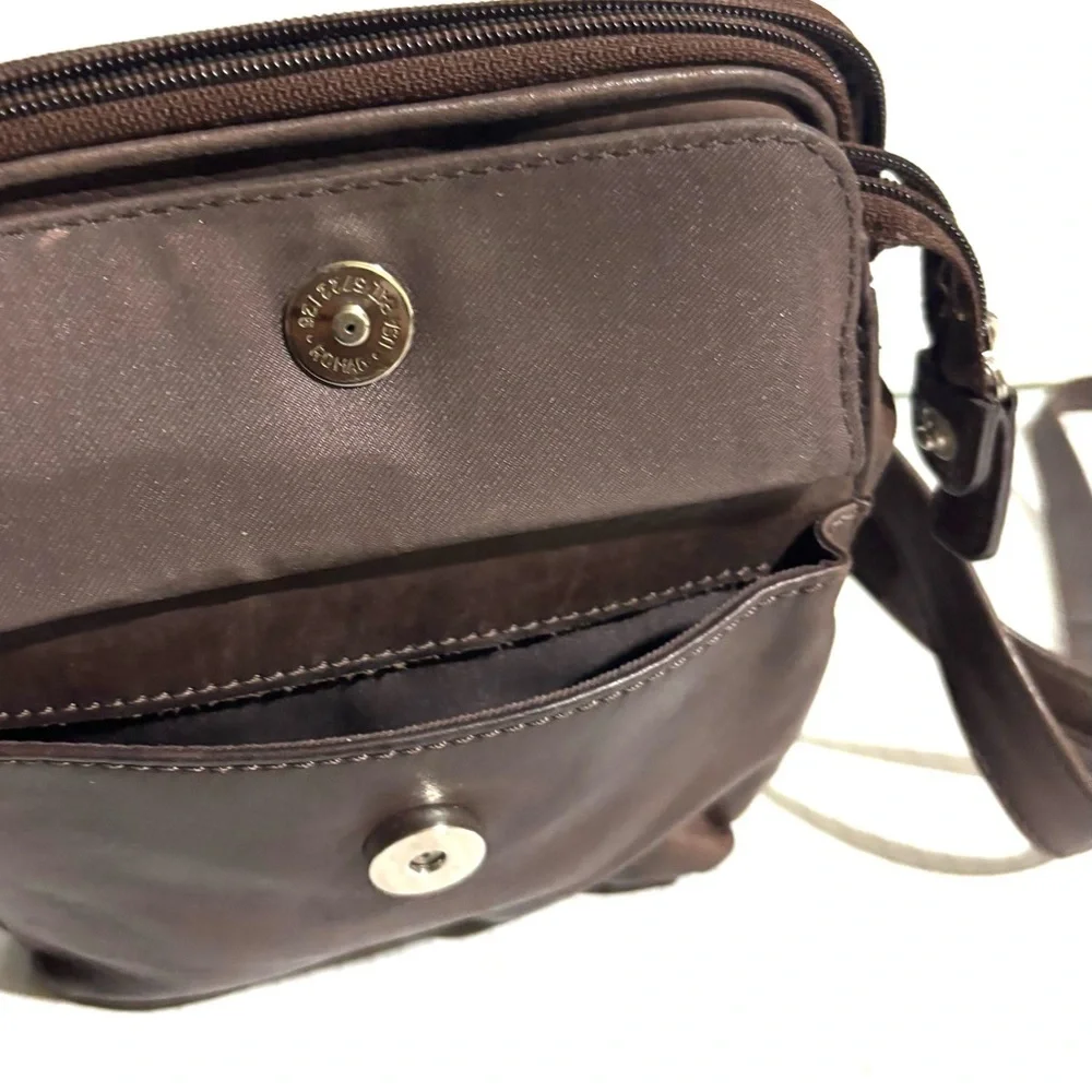 Fossil vintage Dark Brown Leather Messenger Bag